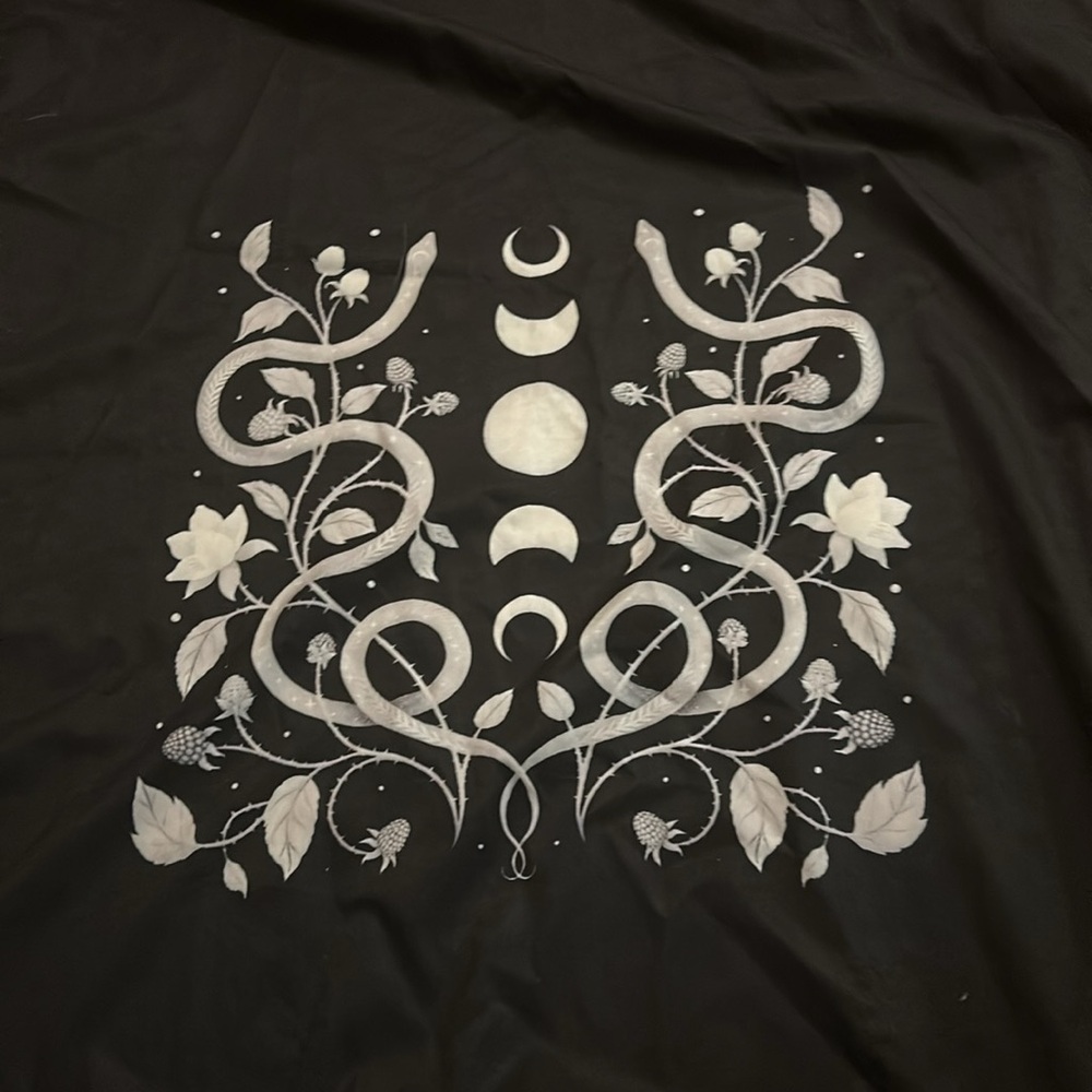 Robe - Picture 3 of 3